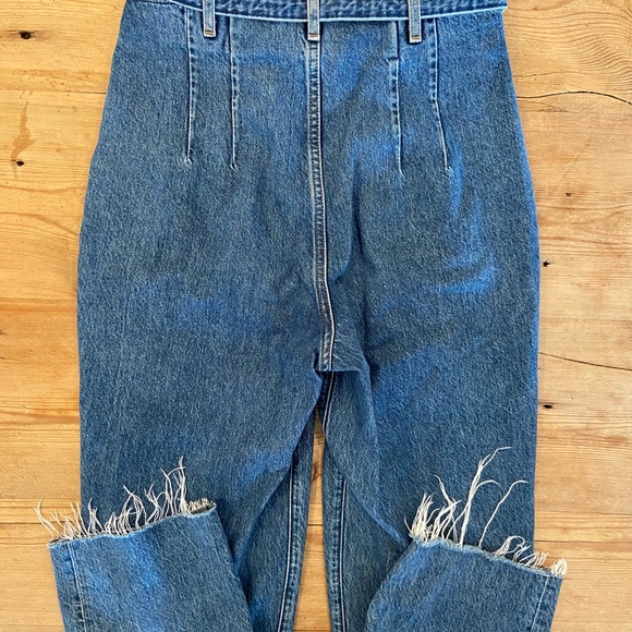 Pleated jeans with bow tie belt - Picture 3 of 7